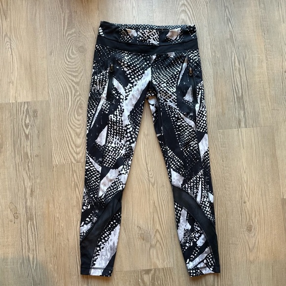 Lululemon Inspire Women’s Tight II size 4 legging Mesh Luxtreme White Black - Picture 5 of 11